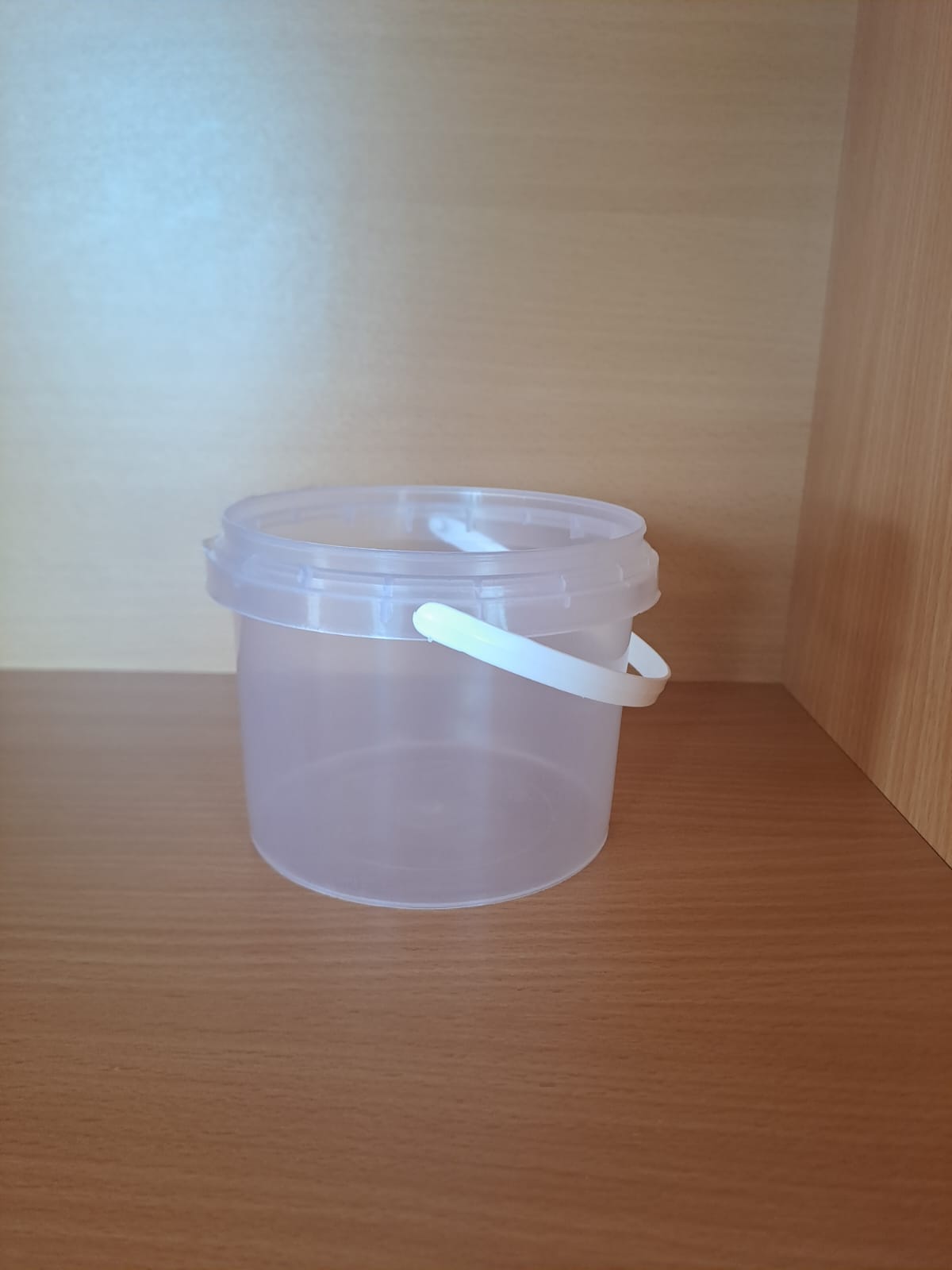 Plasticna kantica od 0.9 litara