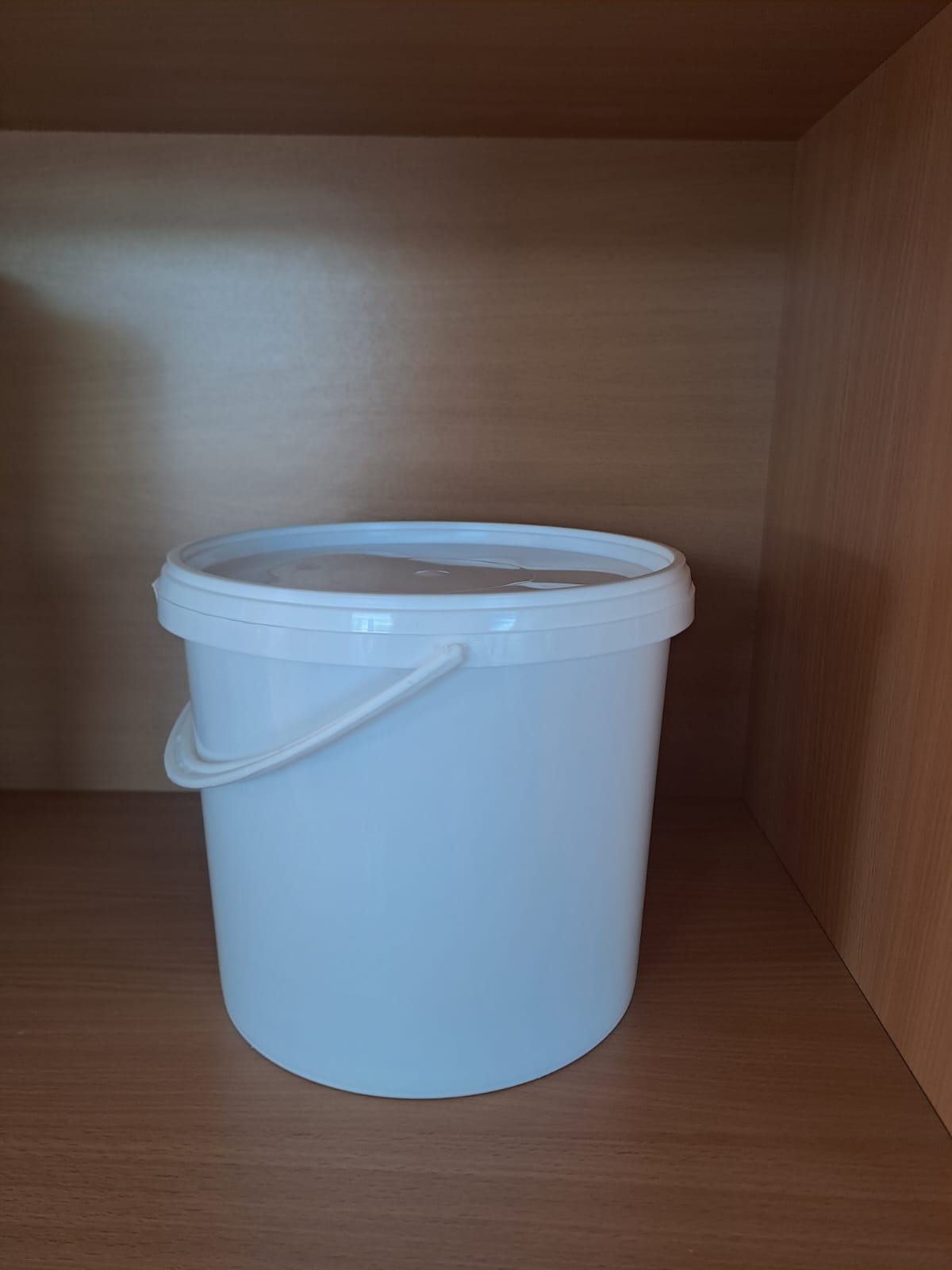 Plasticna kantica od 5.8 litara